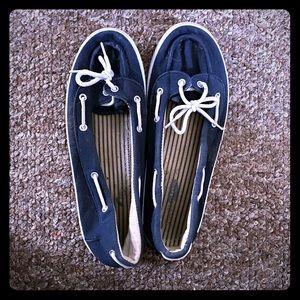 Women’s used shoes